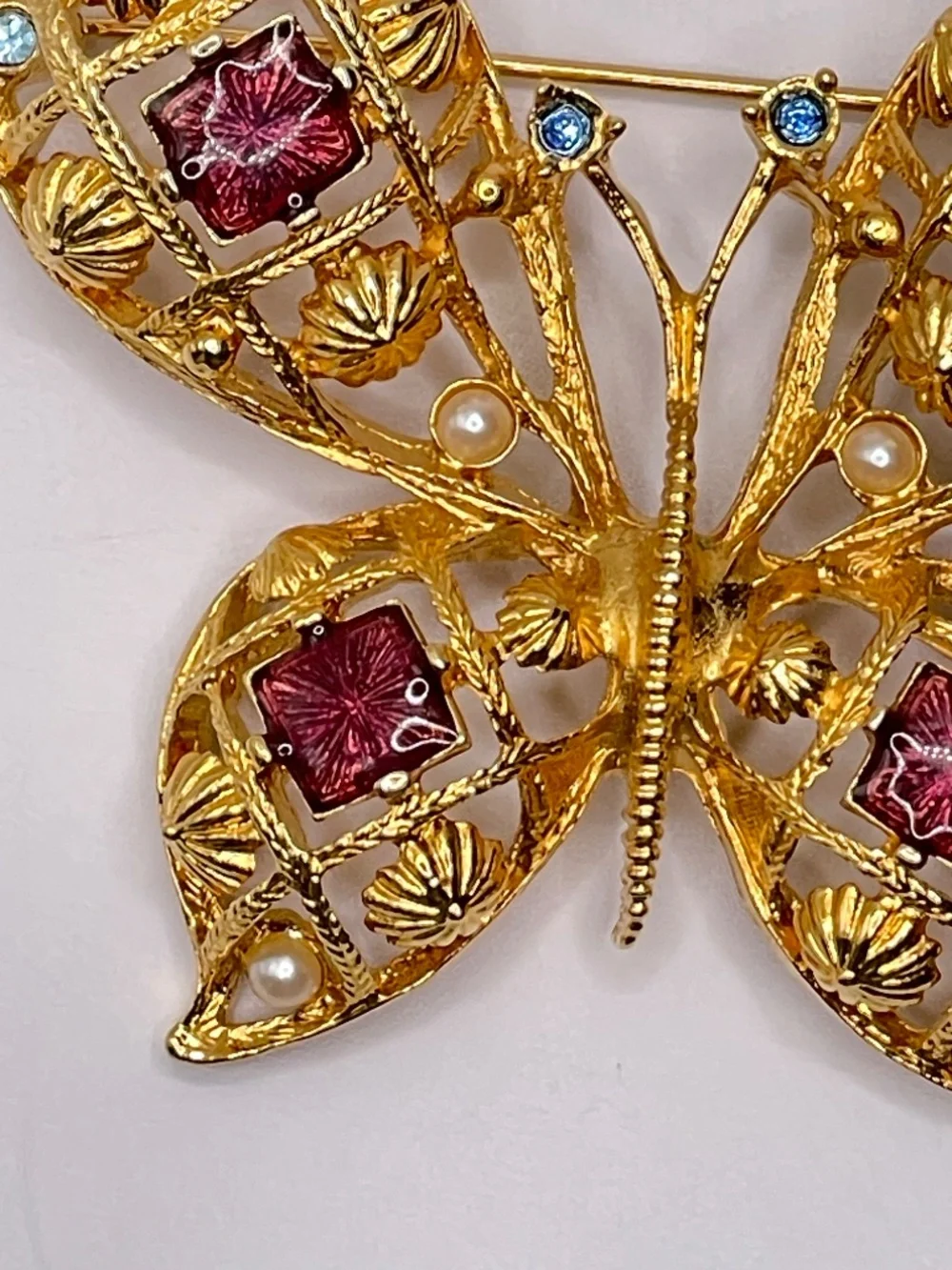 Vintage Avon Signed 70's 80's Gold Tone Butterfly Pin brooch